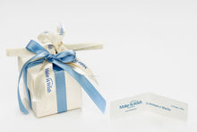 Carica l'immagine nel visualizzatore di Gallery, Scatolina color avorio